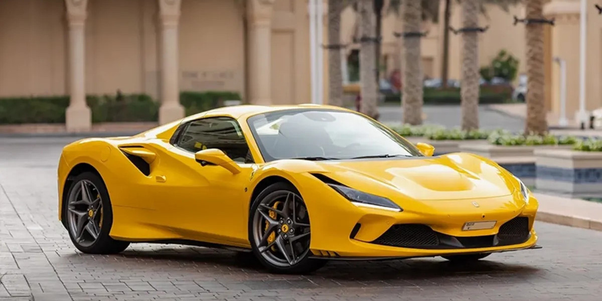 Cruising in Opulence: Your Guide to Luxury Car Rental in Dubai