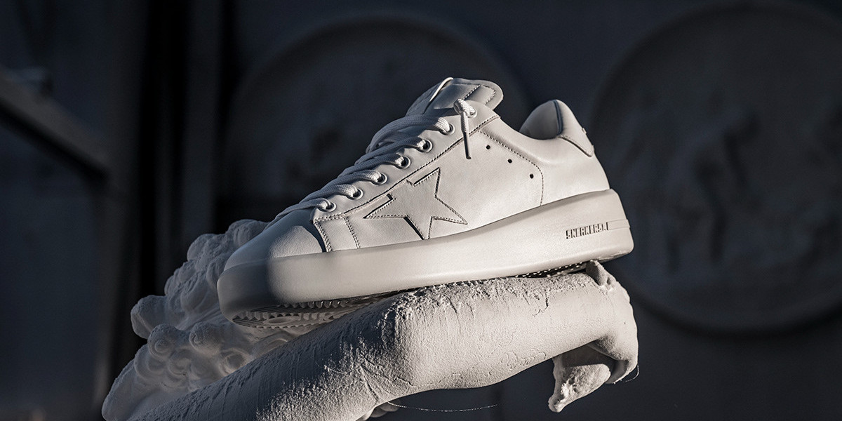 Golden Goose Running Sole Shoes we are relying heavily on retro sneakers and silver