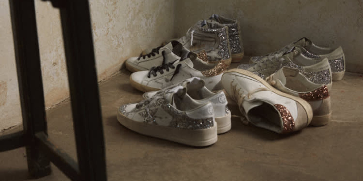 Golden Goose Penstar Sneakers leather tote bag that truly made the look