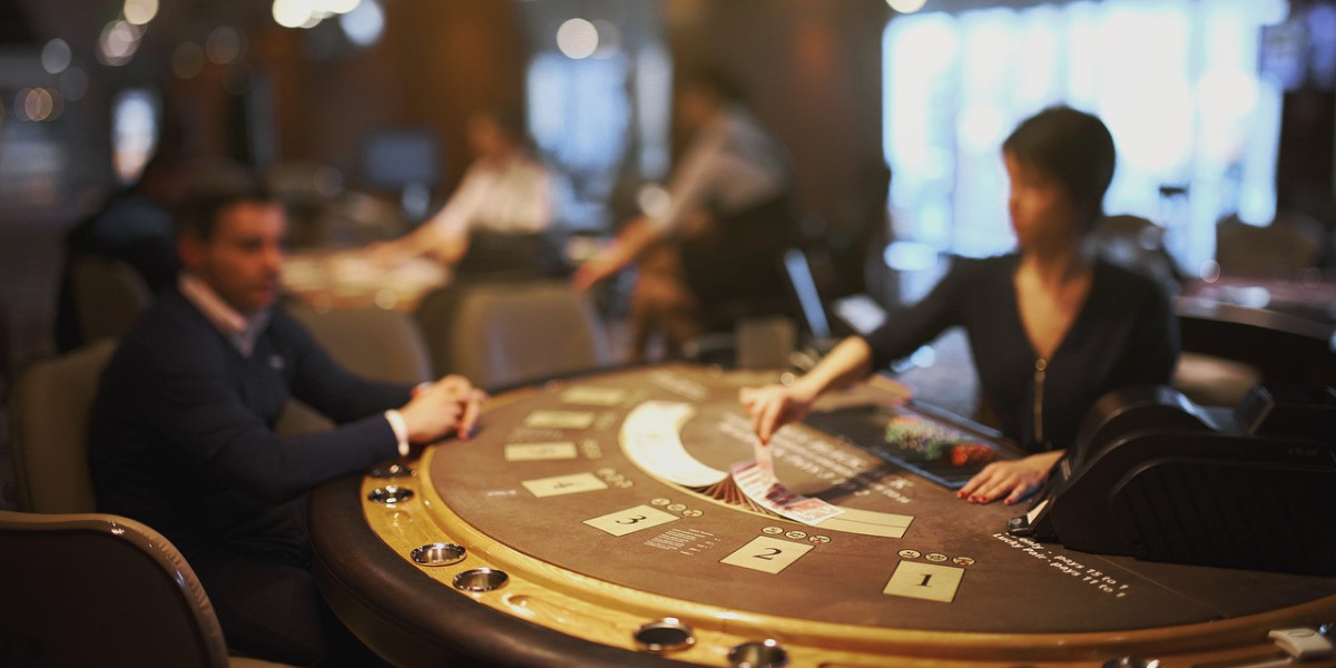 Exploring the Rise of Cryptocurrencies in Online Casinos: Benefits, Challenges, and Player Adoption