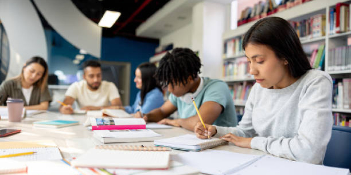 Navigating the World of Dissertation Writing Services A Guide for UK Students